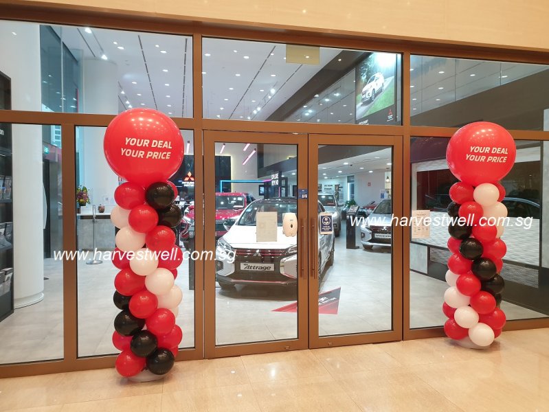 Spiral Balloon Column with Custom Print on Jumbo Balloon